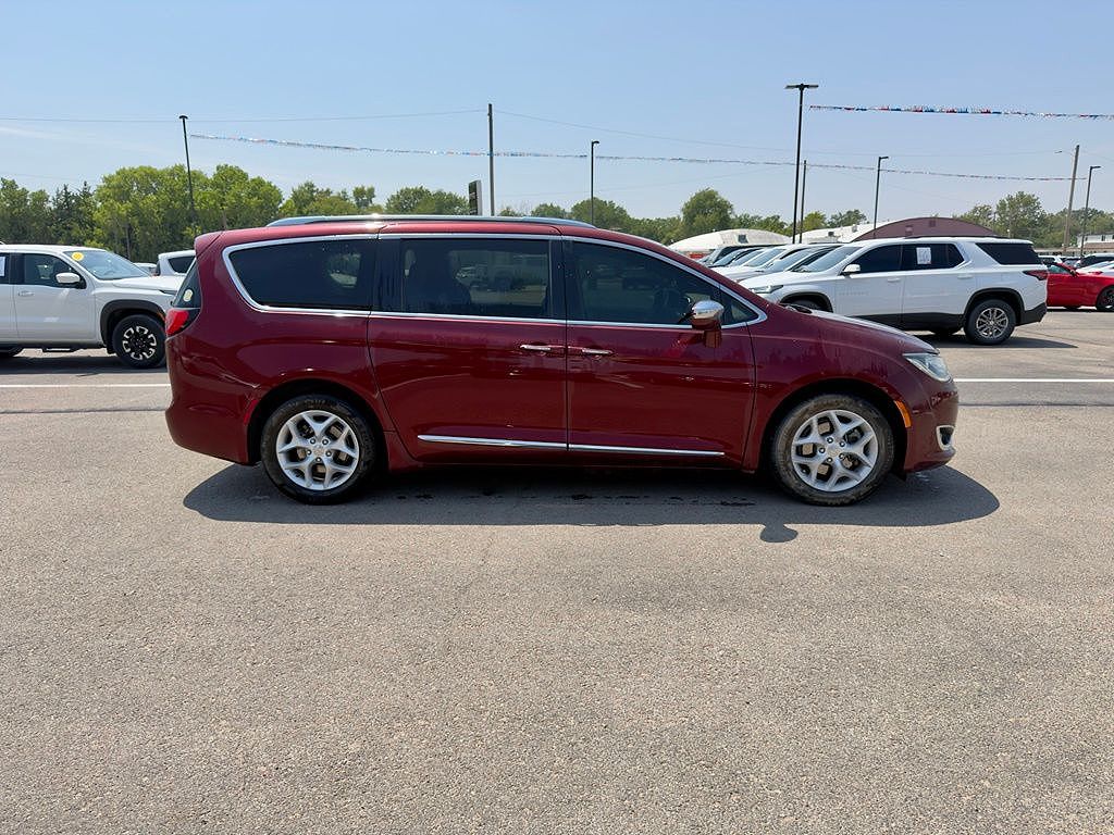 2020 Chrysler Pacifica Red S