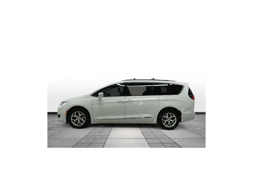 2020 Chrysler Pacifica Red S