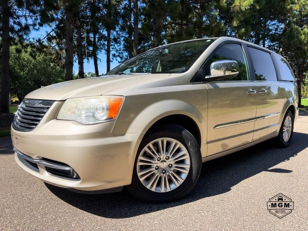 2012 Chrysler Town and Country Limited