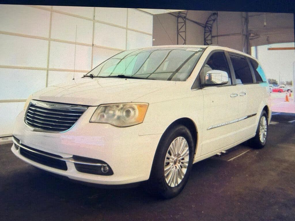 2013 Chrysler Town and Country Limited