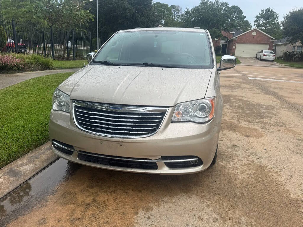 2014 Chrysler Town and Country Limited
