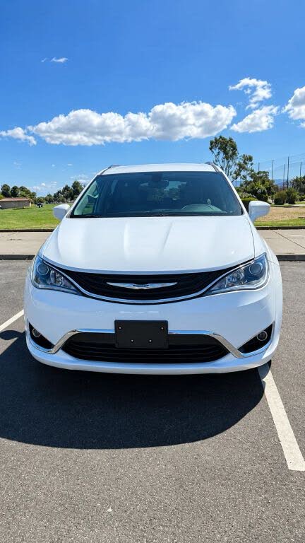 2018 Chrysler Pacifica Hybrid Touring Plus