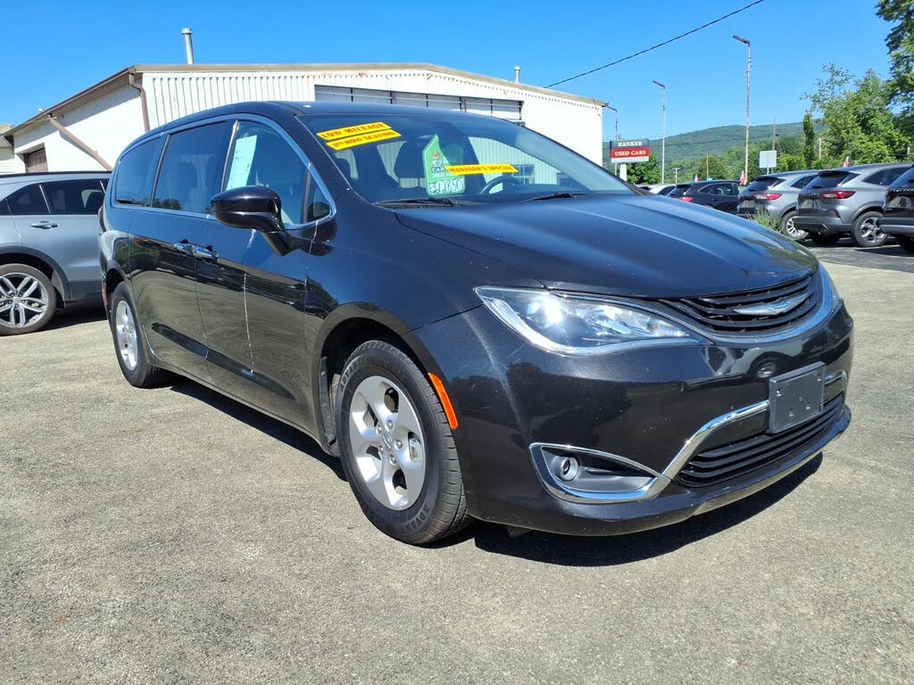 2018 Chrysler Pacifica Hybrid Touring Plus