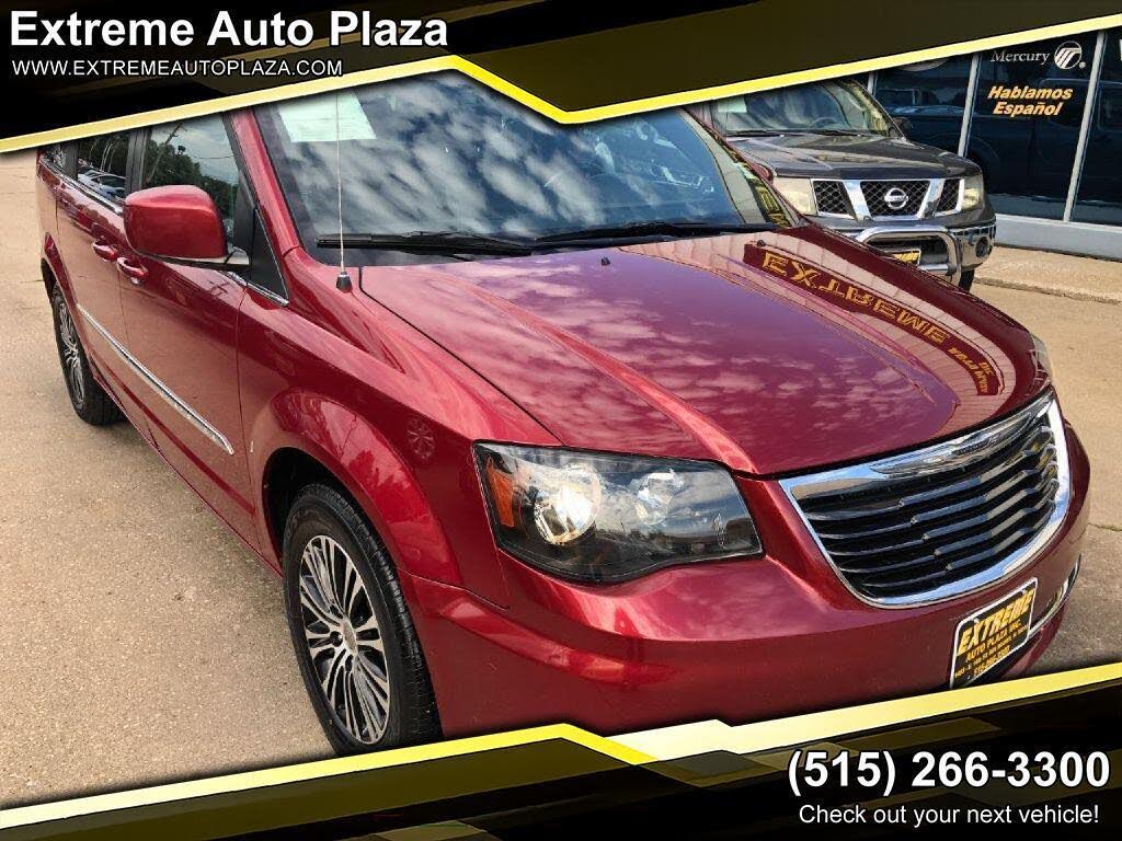 2014 Chrysler Town and Country S