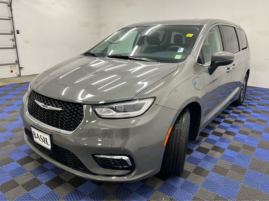 2023 Chrysler Pacifica Hybrid Touring L