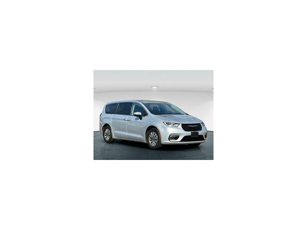 2023 Chrysler Pacifica Plug-In Hybrid Touring L