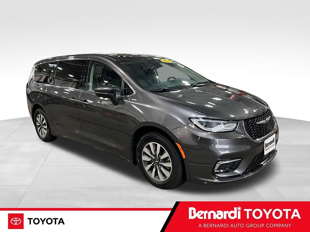 2023 Chrysler Pacifica Plug-In Hybrid Touring L