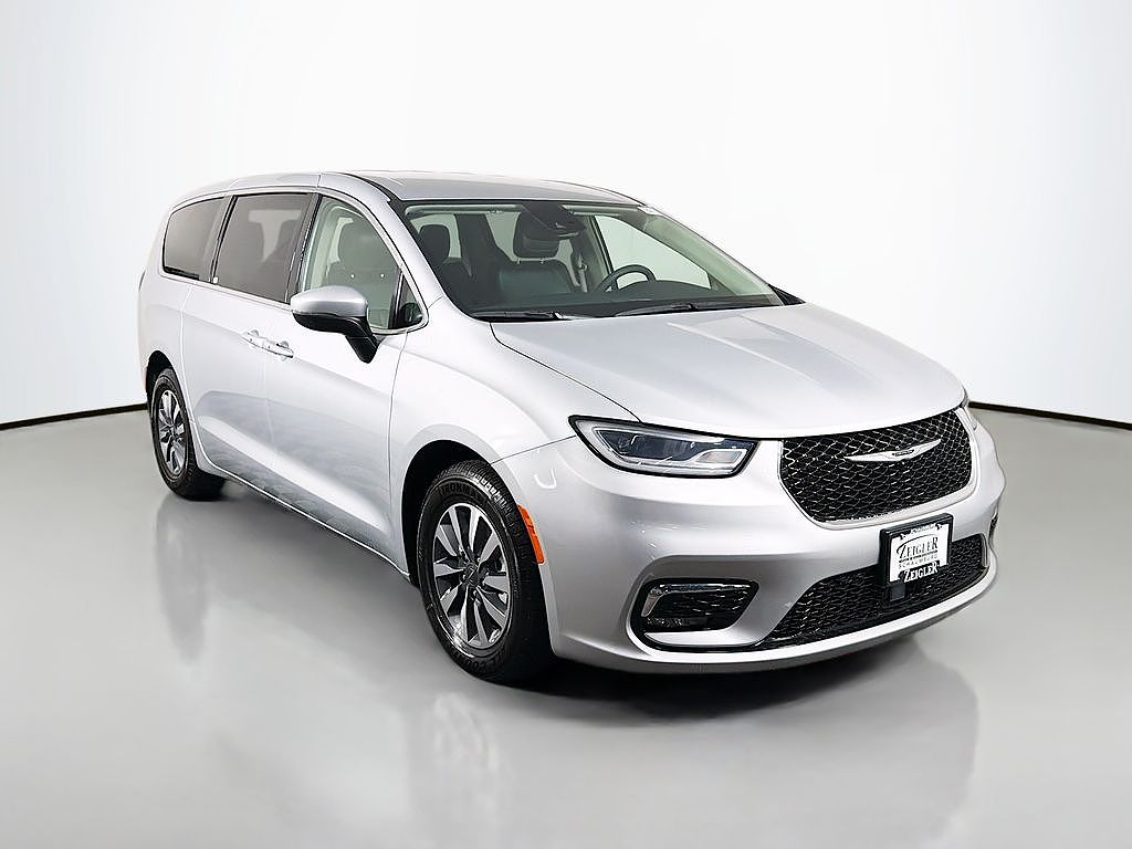 2023 Chrysler Pacifica Plug-In Hybrid Touring L