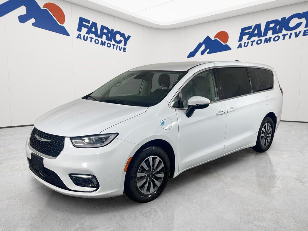 2023 Chrysler Pacifica Plug-In Hybrid Hybrid Touring L