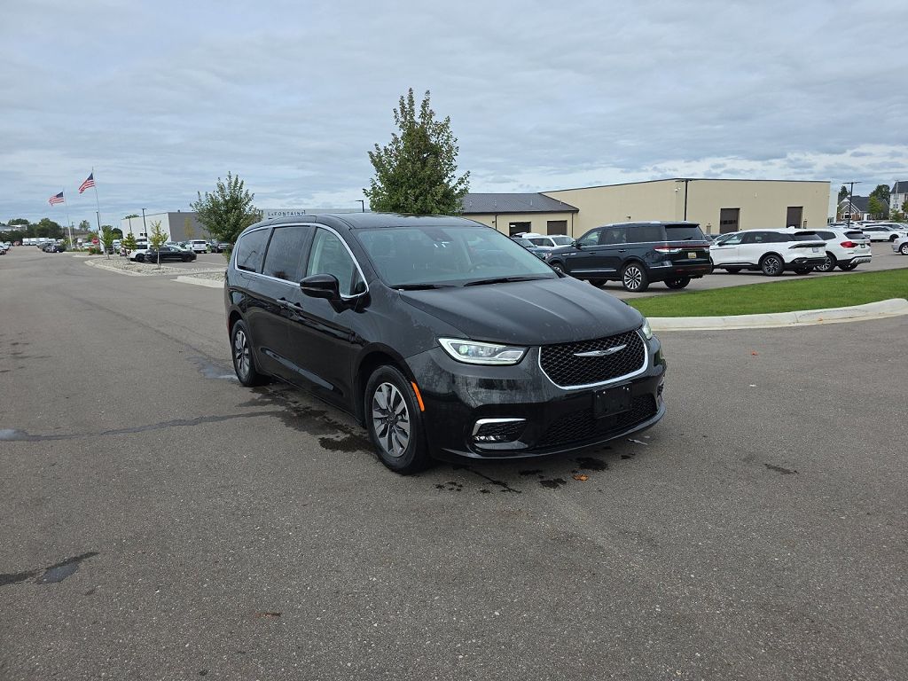 2023 Chrysler Pacifica Hybrid Touring L