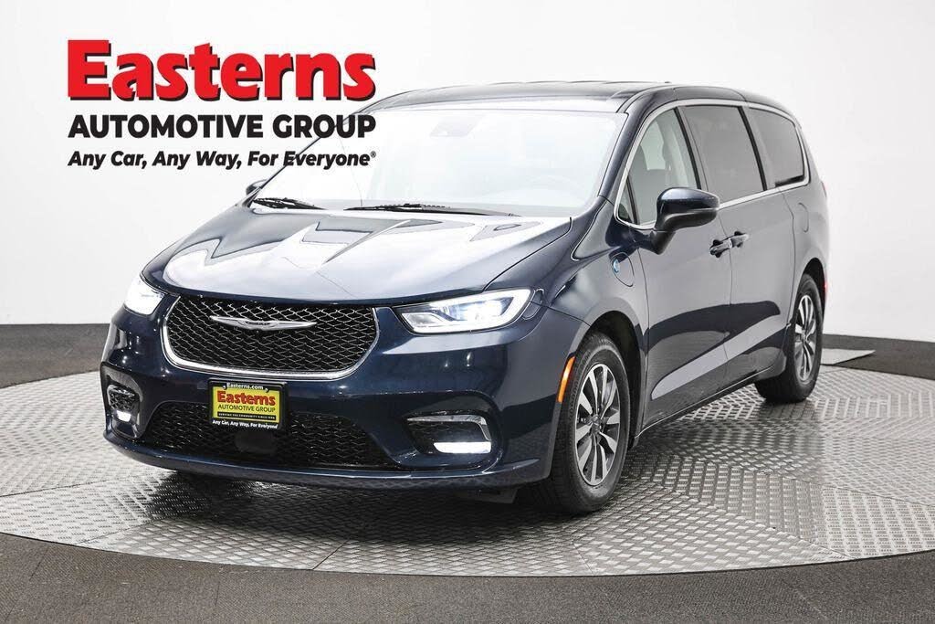 2023 Chrysler Pacifica Plug-In Hybrid Hybrid Touring L