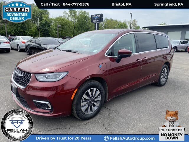2023 Chrysler Pacifica Plug-In Hybrid Hybrid Touring L