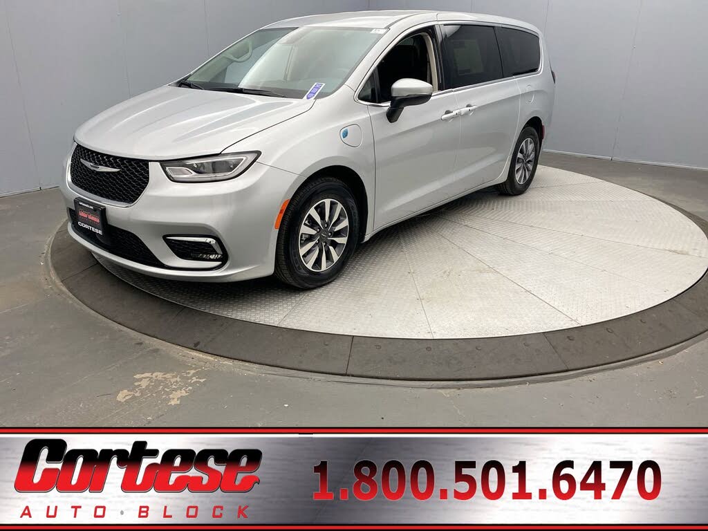 2023 Chrysler Pacifica Plug-In Hybrid Hybrid Touring L