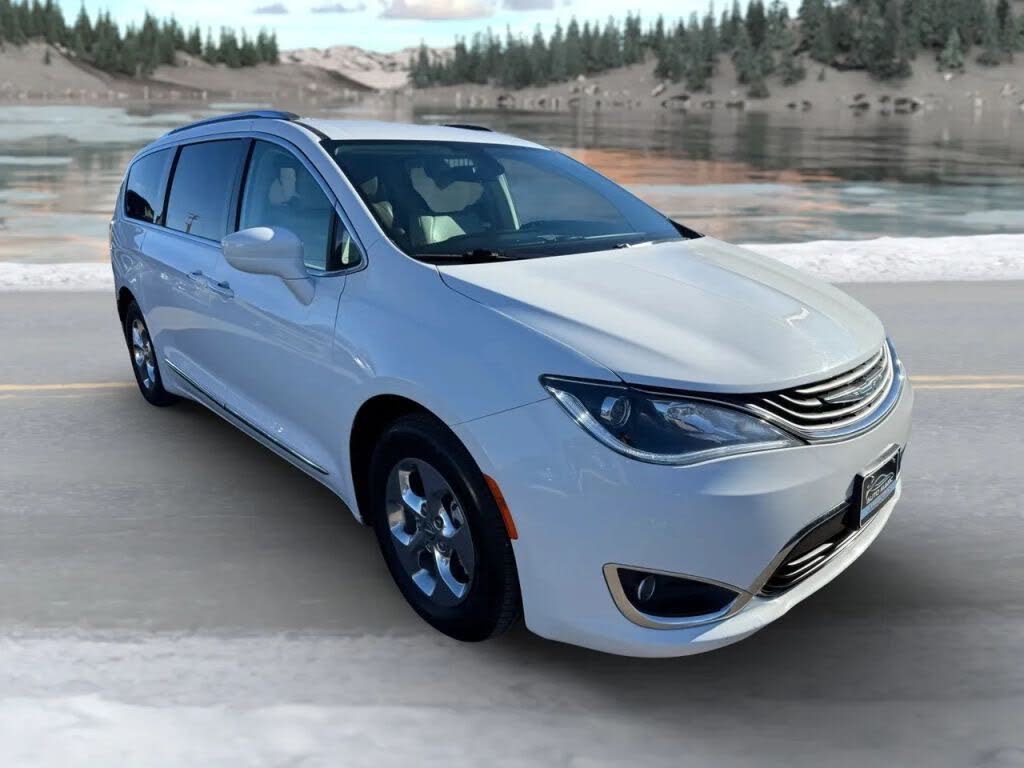 2018 Chrysler Pacifica Hybrid Touring L