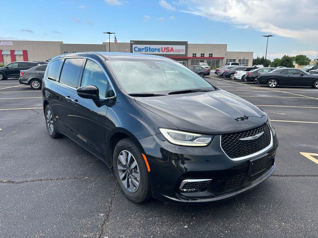 2023 Chrysler Pacifica Plug-In Hybrid Hybrid Touring L