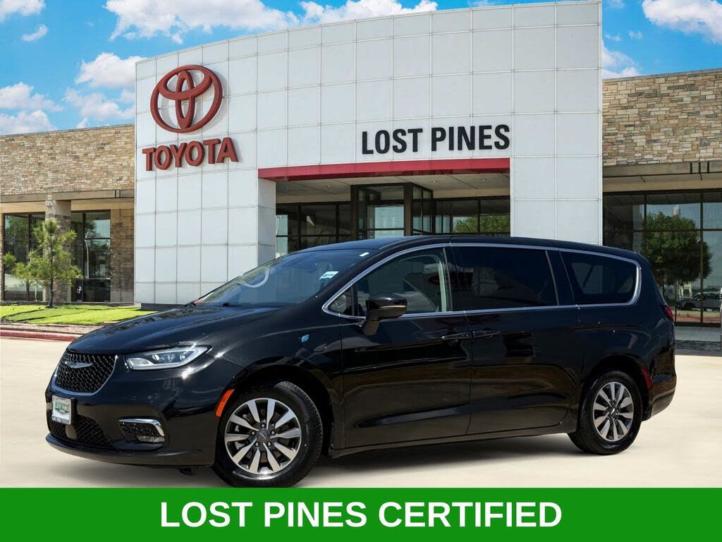 2023 Chrysler Pacifica Plug-In Hybrid Hybrid Touring L
