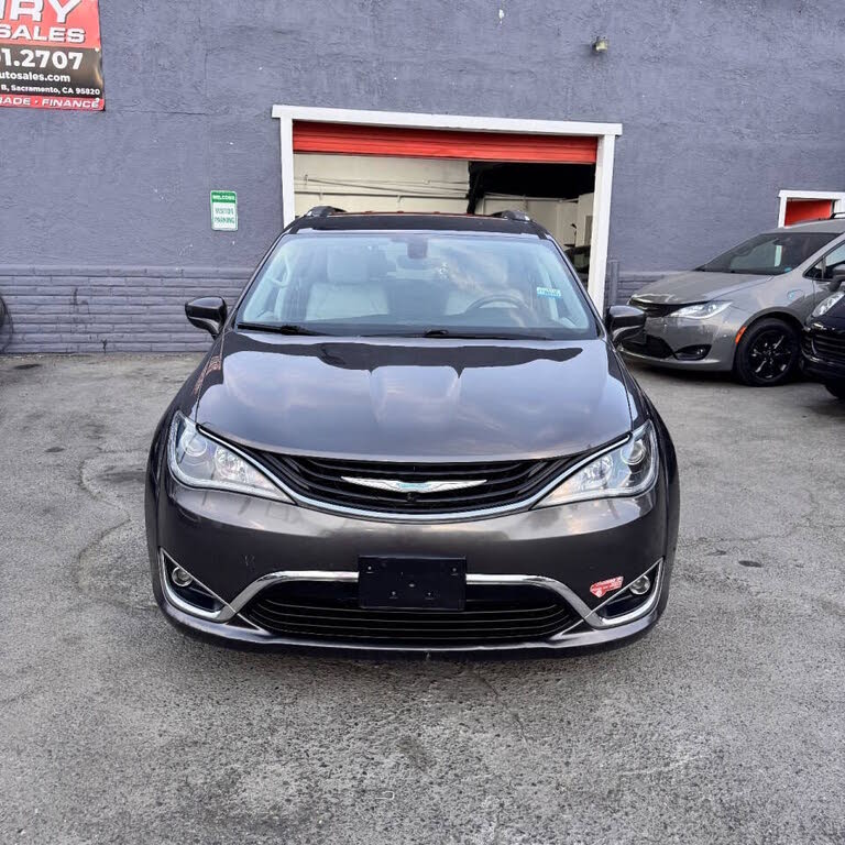 2018 Chrysler Pacifica Hybrid Touring L
