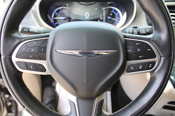 2022 Chrysler Pacifica - 16