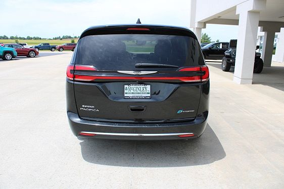 Vehicle Image 9 of 49 for 2022 Chrysler Pacifica