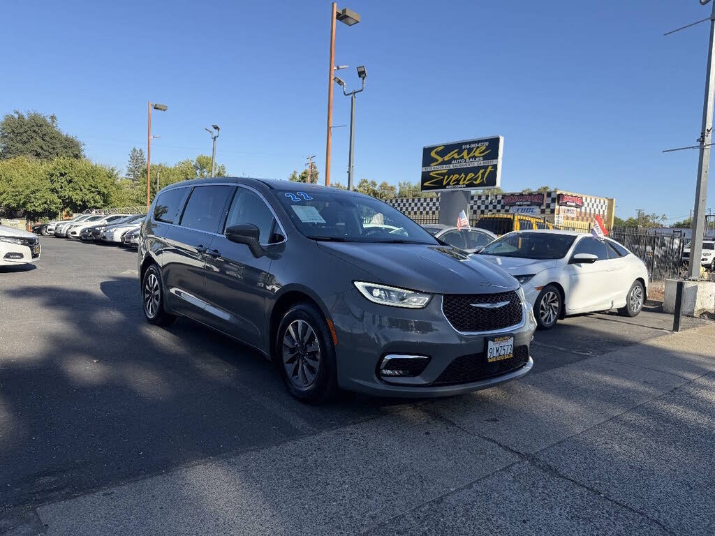 2022 Chrysler Pacifica Hybrid Hybrid Touring L