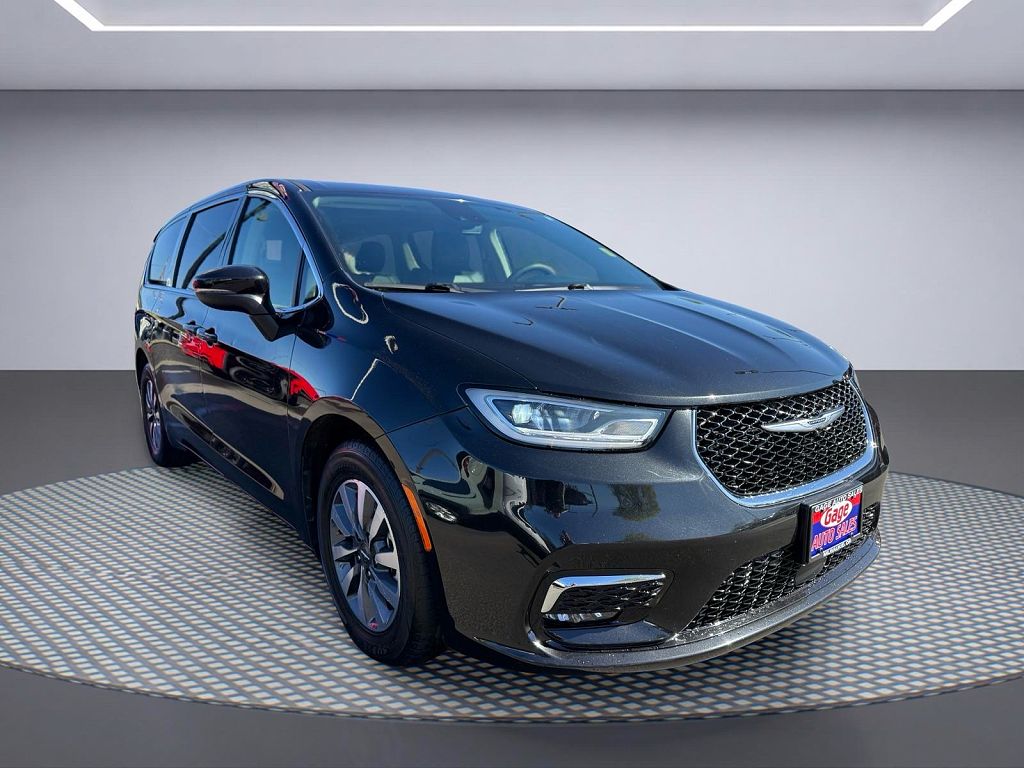 2023 Chrysler Pacifica Plug-In Hybrid Touring L