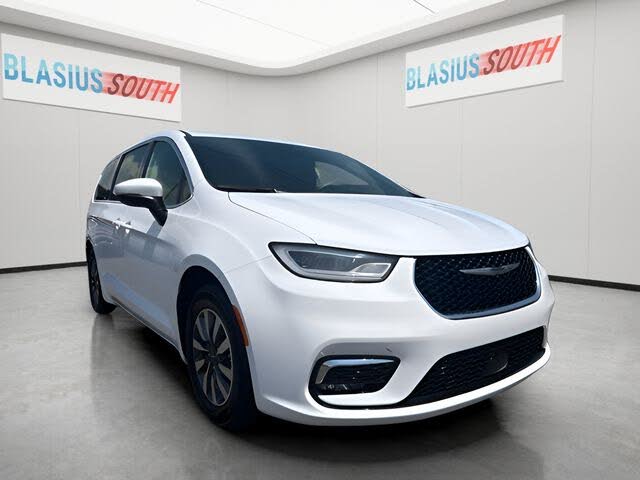 2023 Chrysler Pacifica Plug-In Hybrid Hybrid Touring L