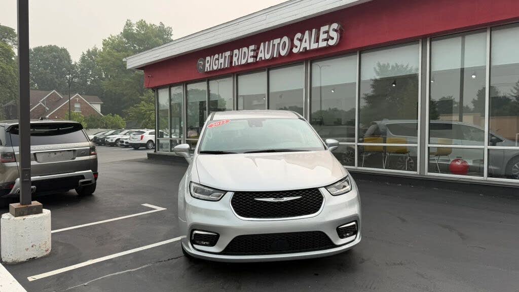 2022 Chrysler Pacifica Hybrid Hybrid Touring L