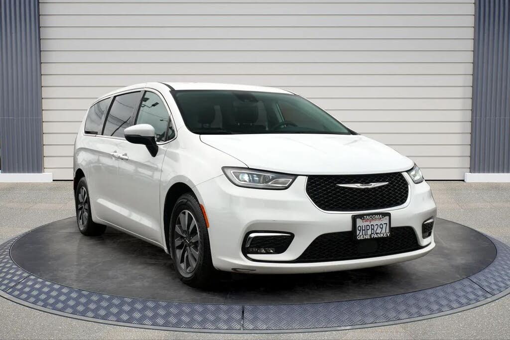 2023 Chrysler Pacifica Hybrid Touring L