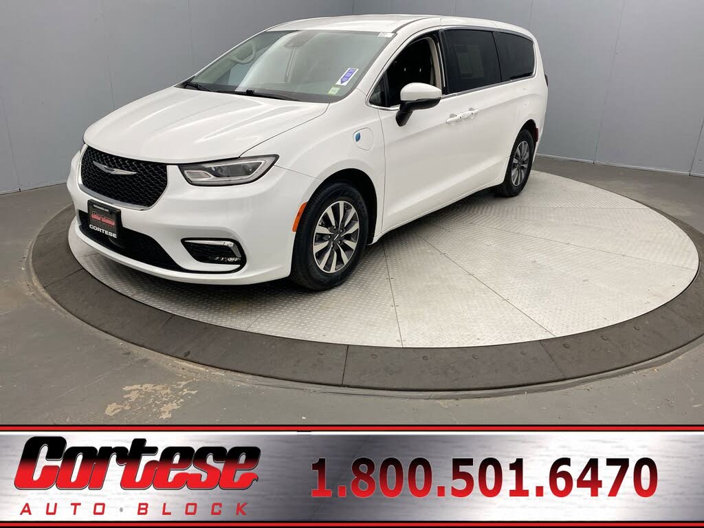 2023 Chrysler Pacifica Plug-In Hybrid Hybrid Touring L