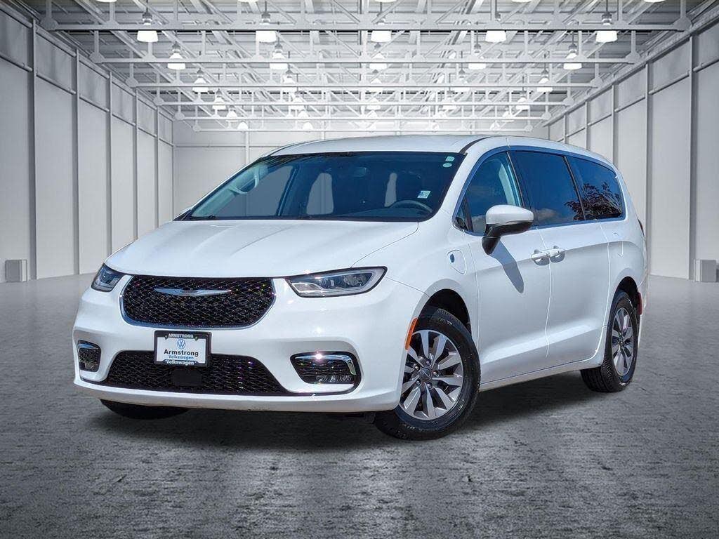 2023 Chrysler Pacifica Plug-In Hybrid Hybrid Touring L