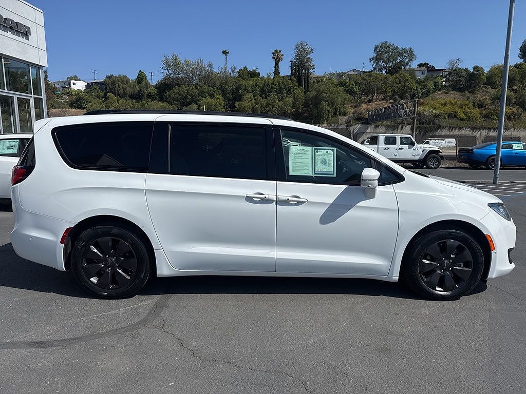 2020 Chrysler Pacifica Hybrid Limited