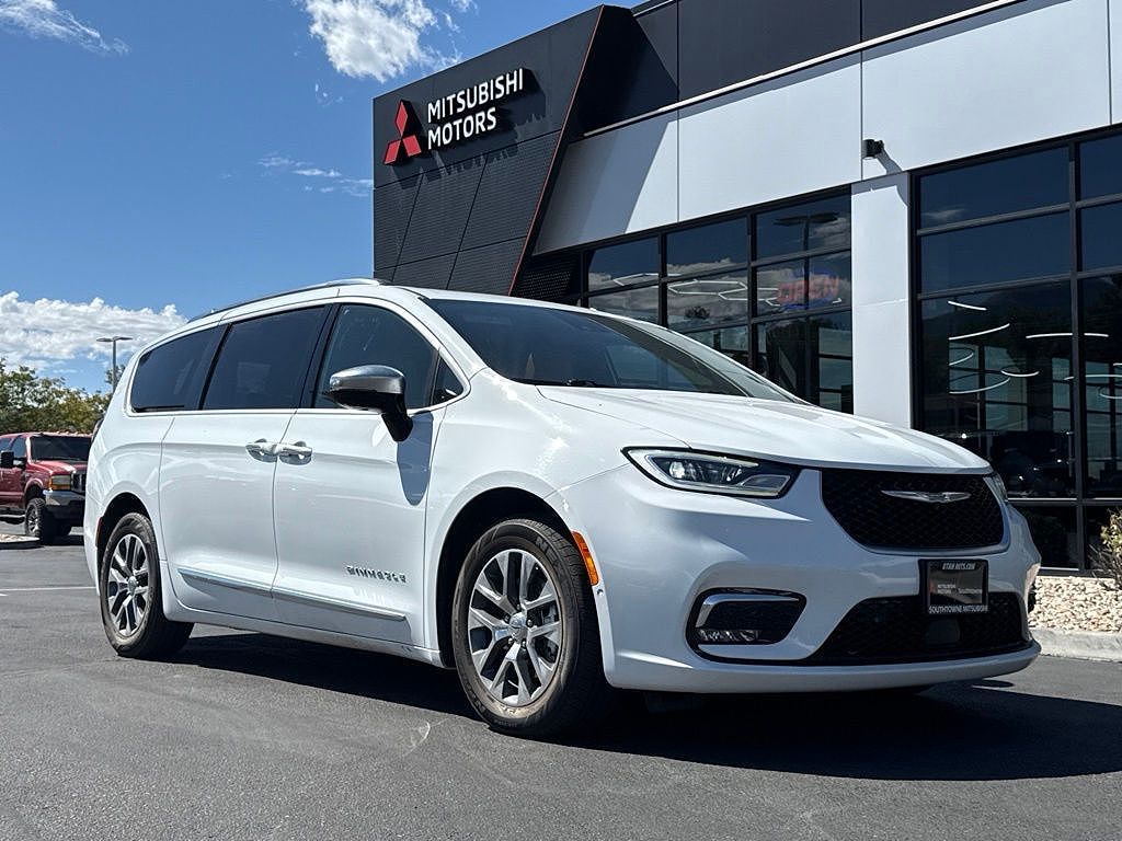 2023 Chrysler Pacifica Plug-In Hybrid Pinnacle