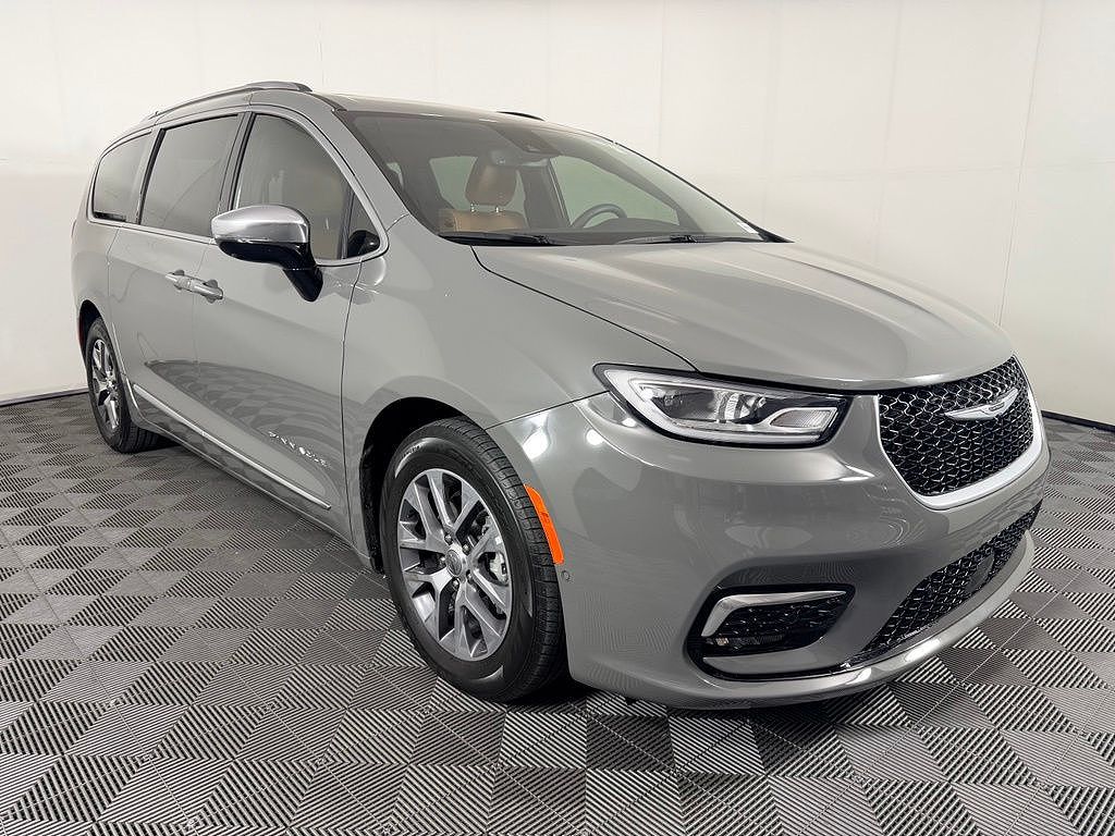 2023 Chrysler Pacifica Hybrid Pinnacle