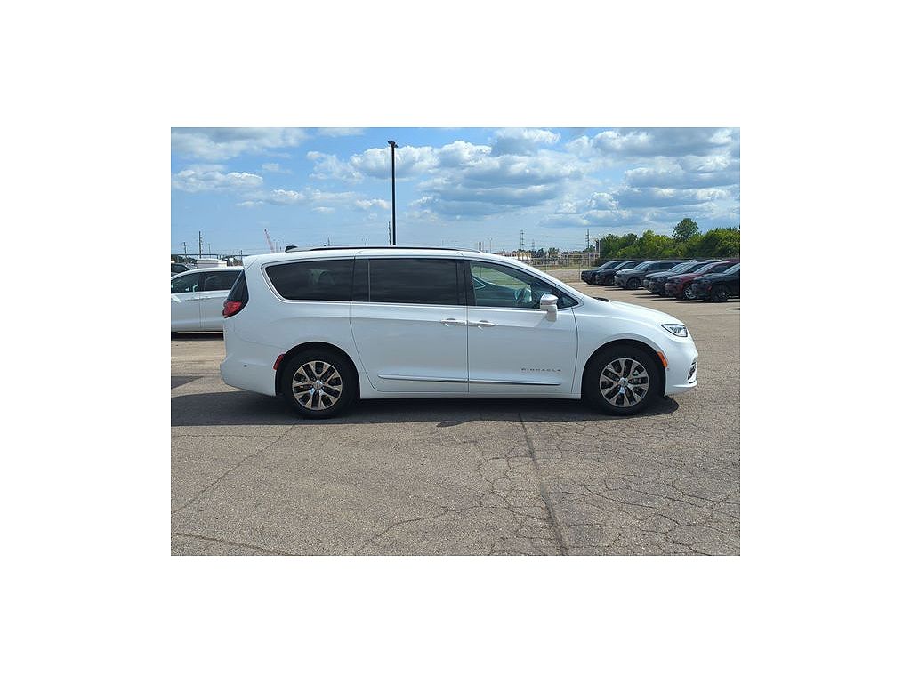 2024 Chrysler Pacifica Plug-In Hybrid Pinnacle