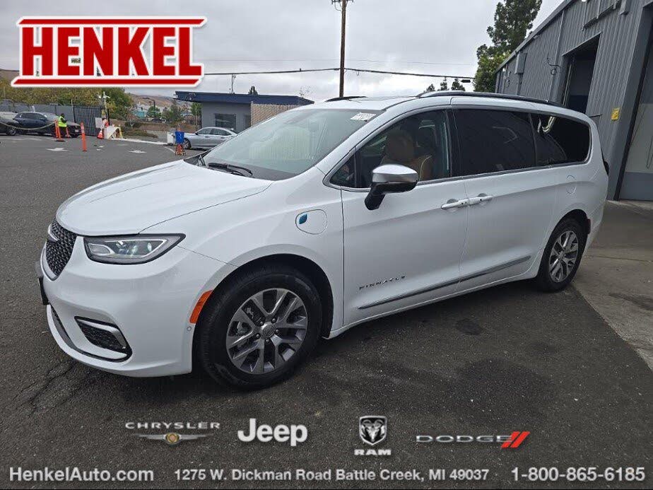 2025 Chrysler Pacifica Hybrid Pinnacle
