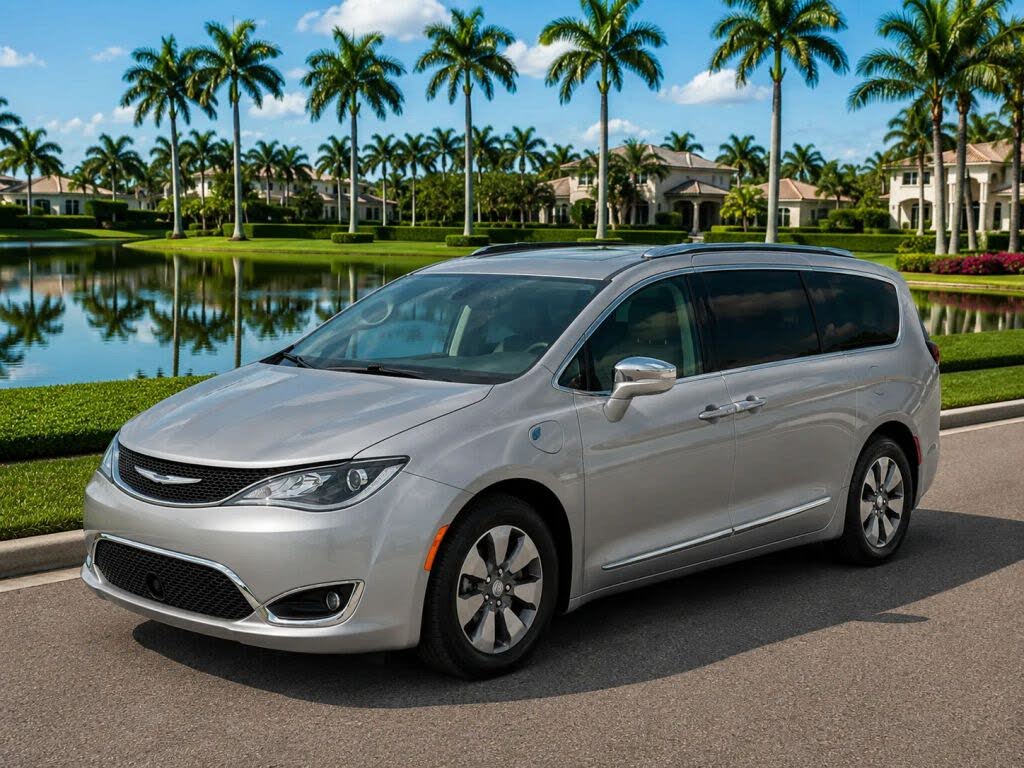 2020 Chrysler Pacifica Hybrid Hybrid Red S