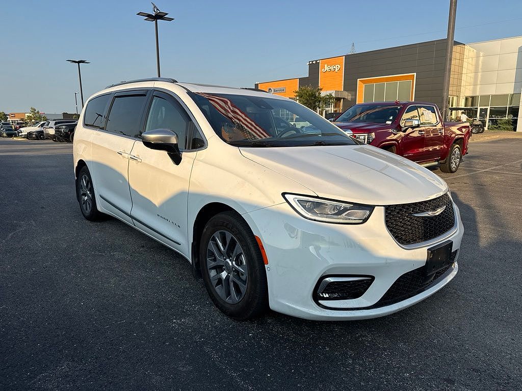 2023 Chrysler Pacifica Hybrid Pinnacle