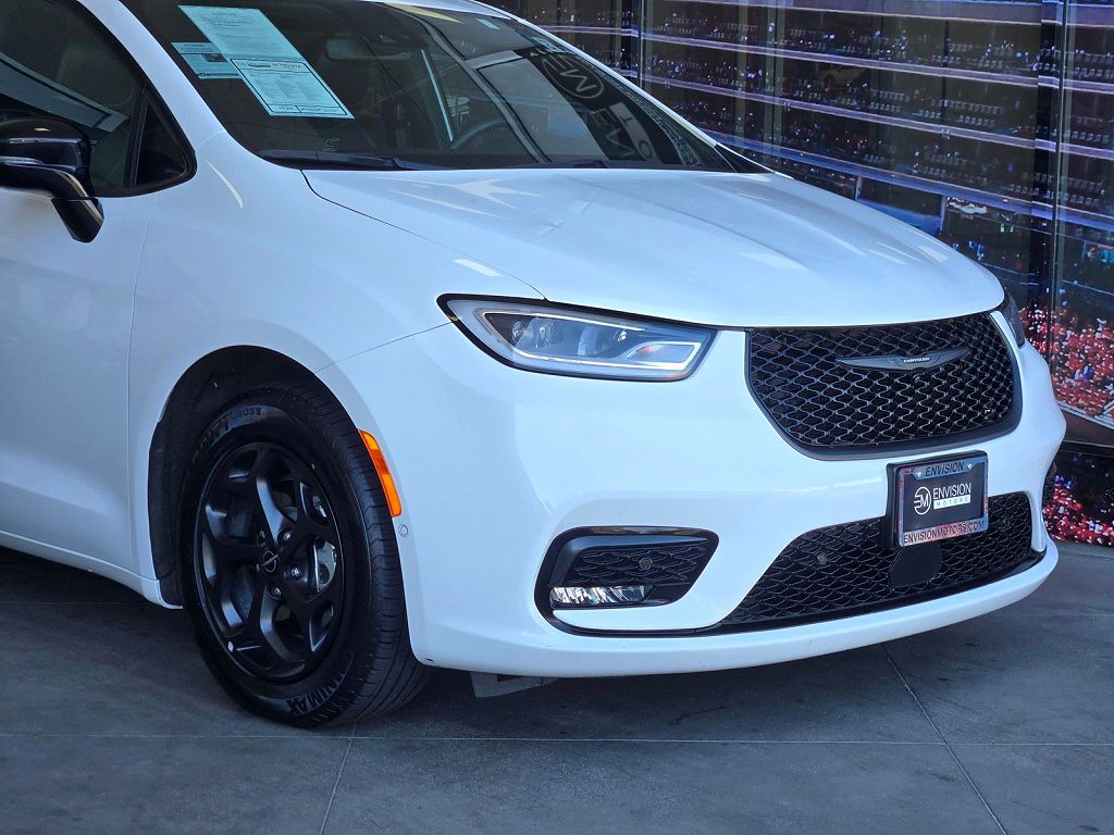 2024 Chrysler Pacifica Plug-In Hybrid Select