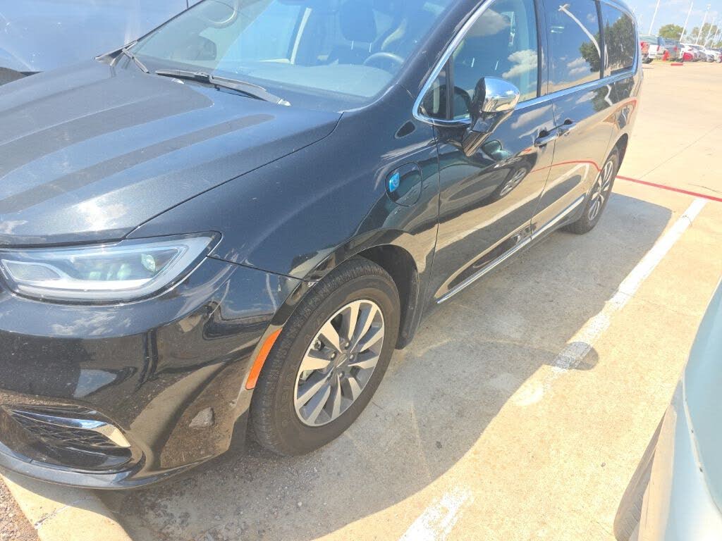 2023 Chrysler Pacifica Plug-In Hybrid Hybrid Limited