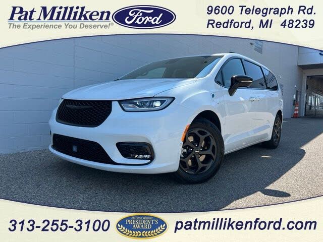 2024 Chrysler Pacifica Plug-In Hybrid Road Tripper PHEV