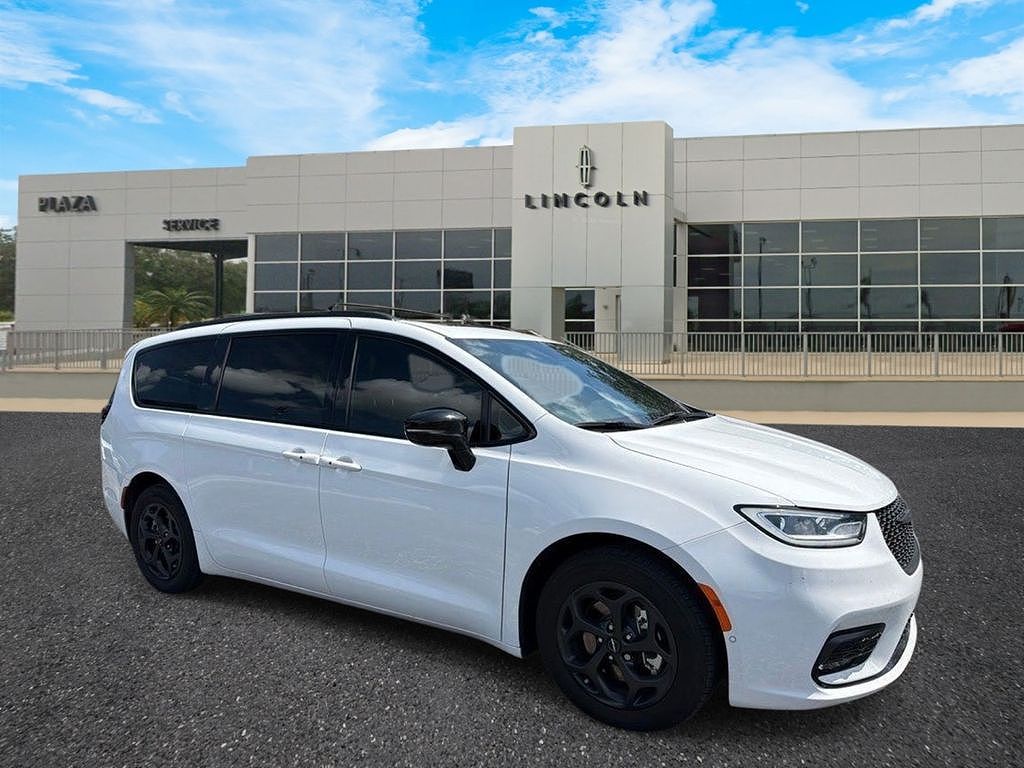 2024 Chrysler Pacifica Hybrid Select Premium S Appearance