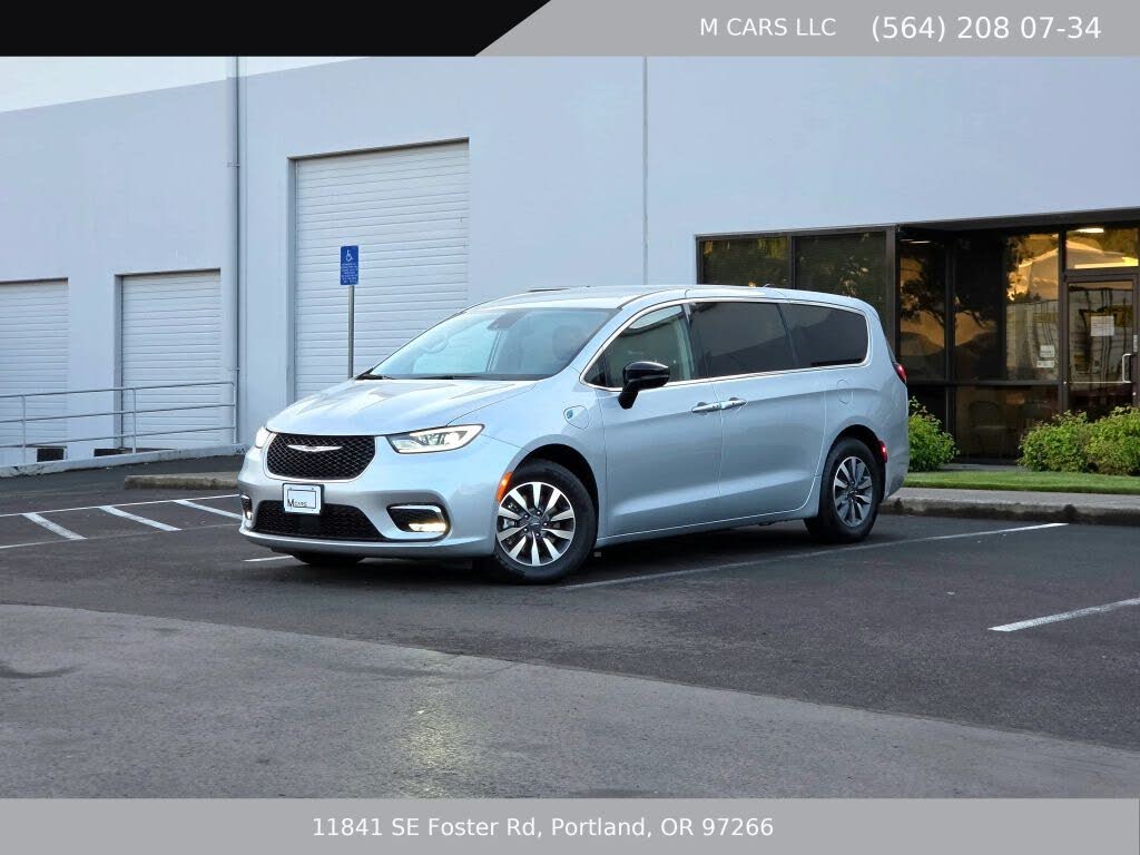 2024 Chrysler Pacifica Plug-In Hybrid Road Tripper PHEV