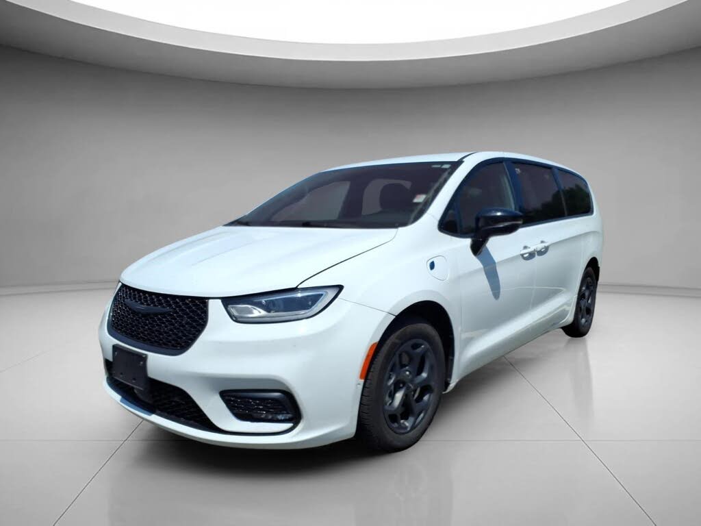 2024 Chrysler Pacifica Plug-In Hybrid Road Tripper PHEV