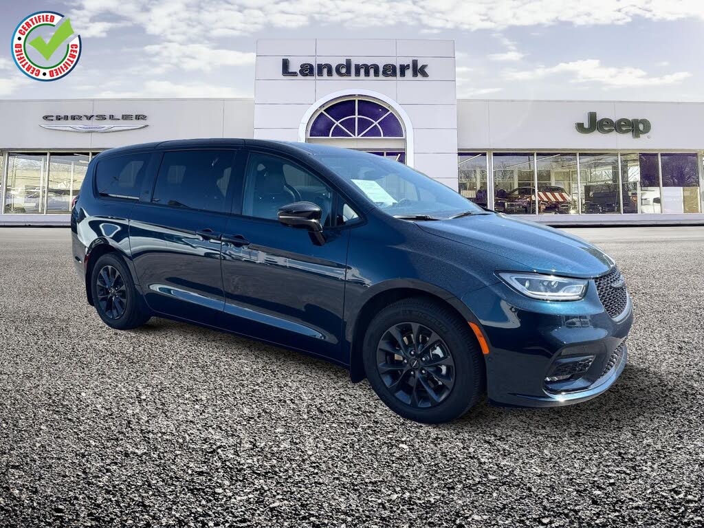 2024 Chrysler Pacifica Plug-In Hybrid Road Tripper PHEV