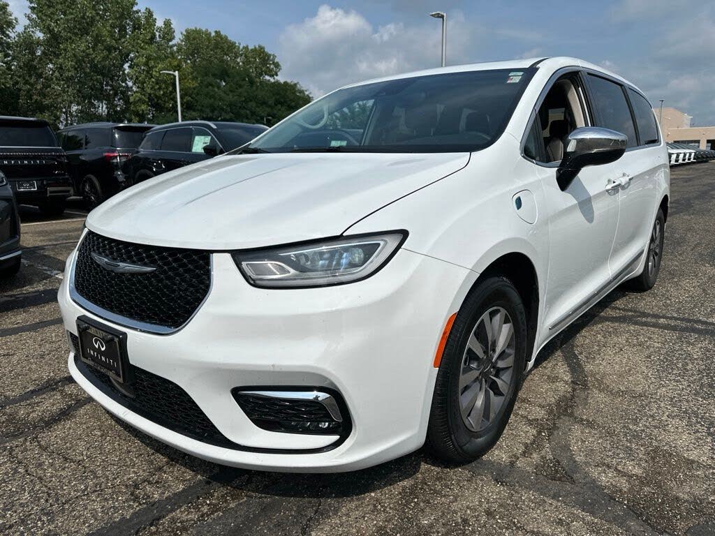 2023 Chrysler Pacifica Plug-In Hybrid Hybrid Limited