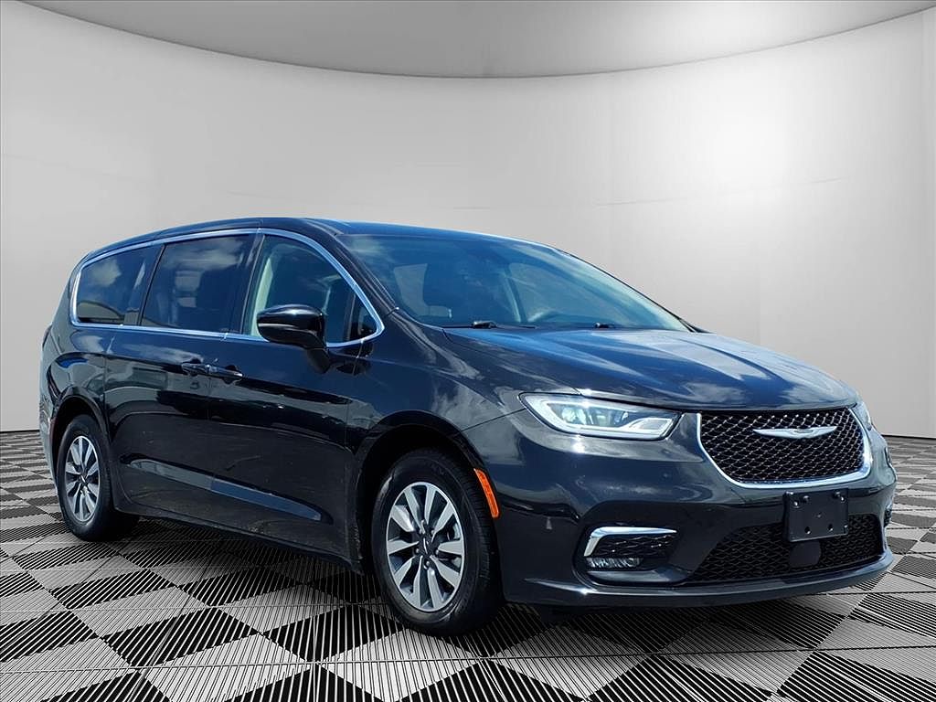 2024 Chrysler Pacifica Hybrid Select