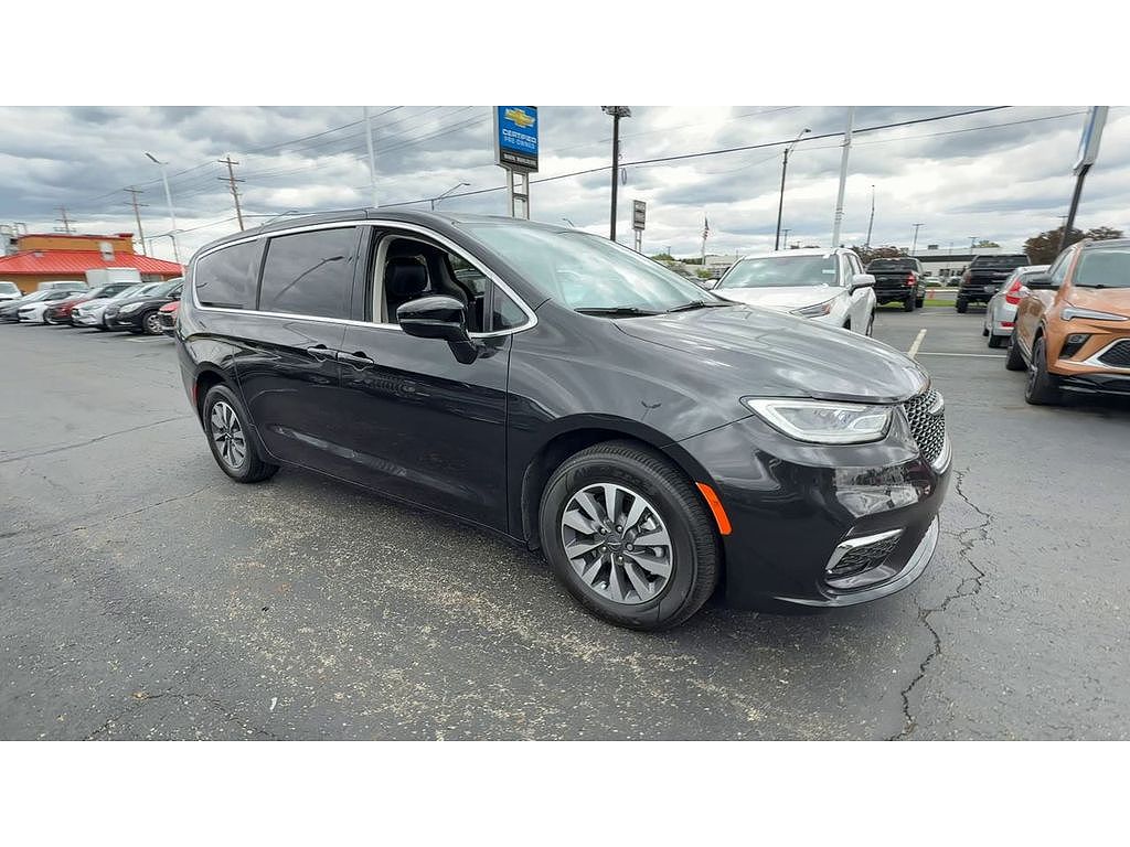 2024 Chrysler Pacifica Hybrid Select