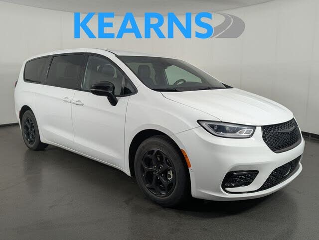 2024 Chrysler Pacifica Plug-In Hybrid Road Tripper PHEV