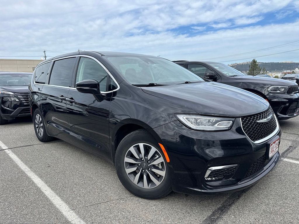 2024 Chrysler Pacifica Hybrid Select