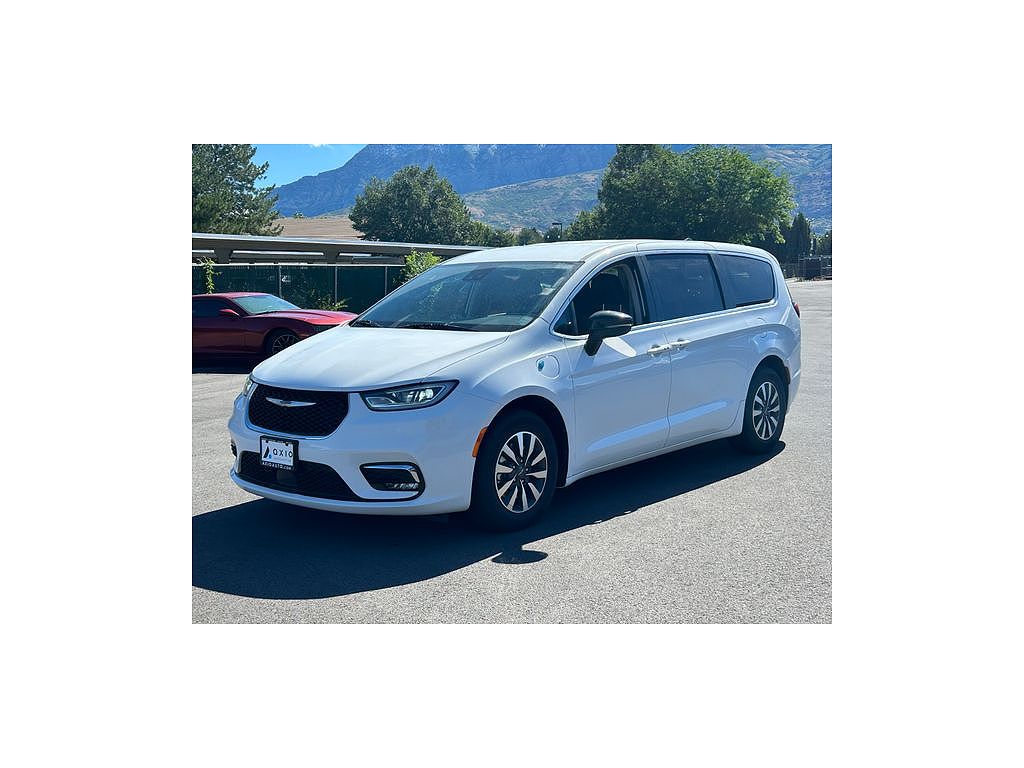 2024 Chrysler Pacifica Plug-In Hybrid Select